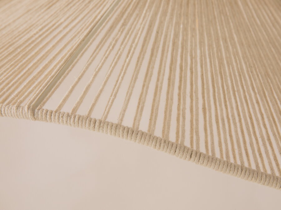 Detail na tienidlo opletené bielym bavlneným povrazom.