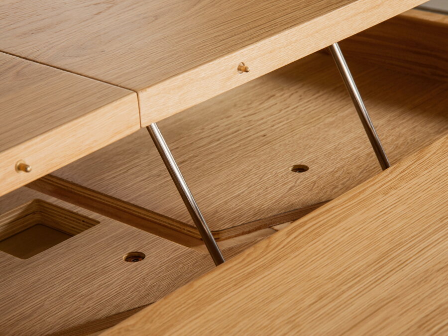 Detail na rozkladací systém stola Portmany.