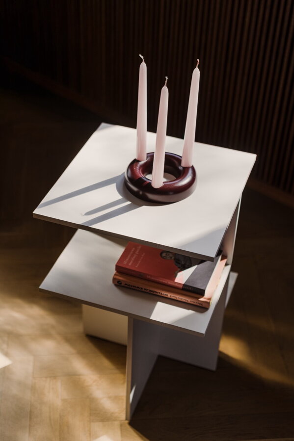 Nočný stolík Atik Almond Grey – svetlosivý/melamín