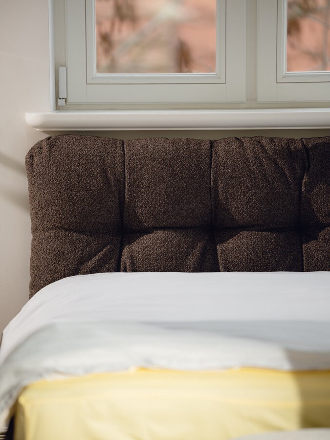 Čelo postele Bolbi Chocolate Brown Boucle – tmavohnedé