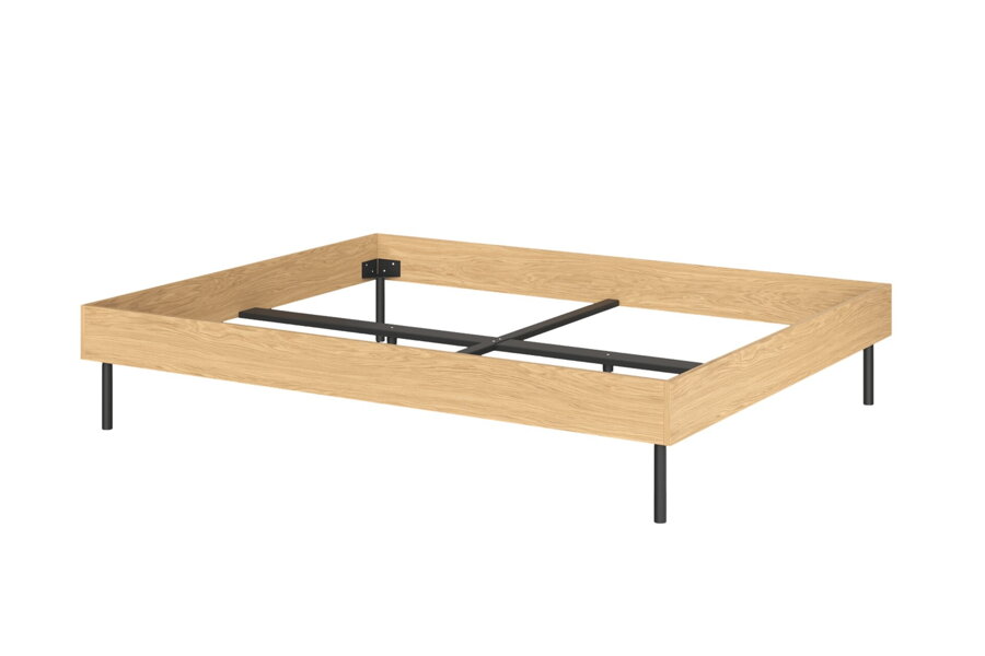 Masívny posteľový rám bez roštu z dubovej dyhy prírodnej farby.