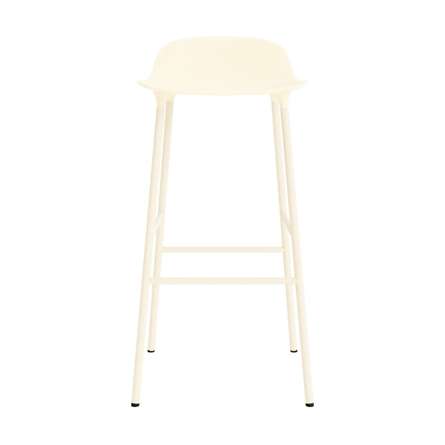 Barová stolička Form Barstool s oceľovými nohami v krémovej farbe.