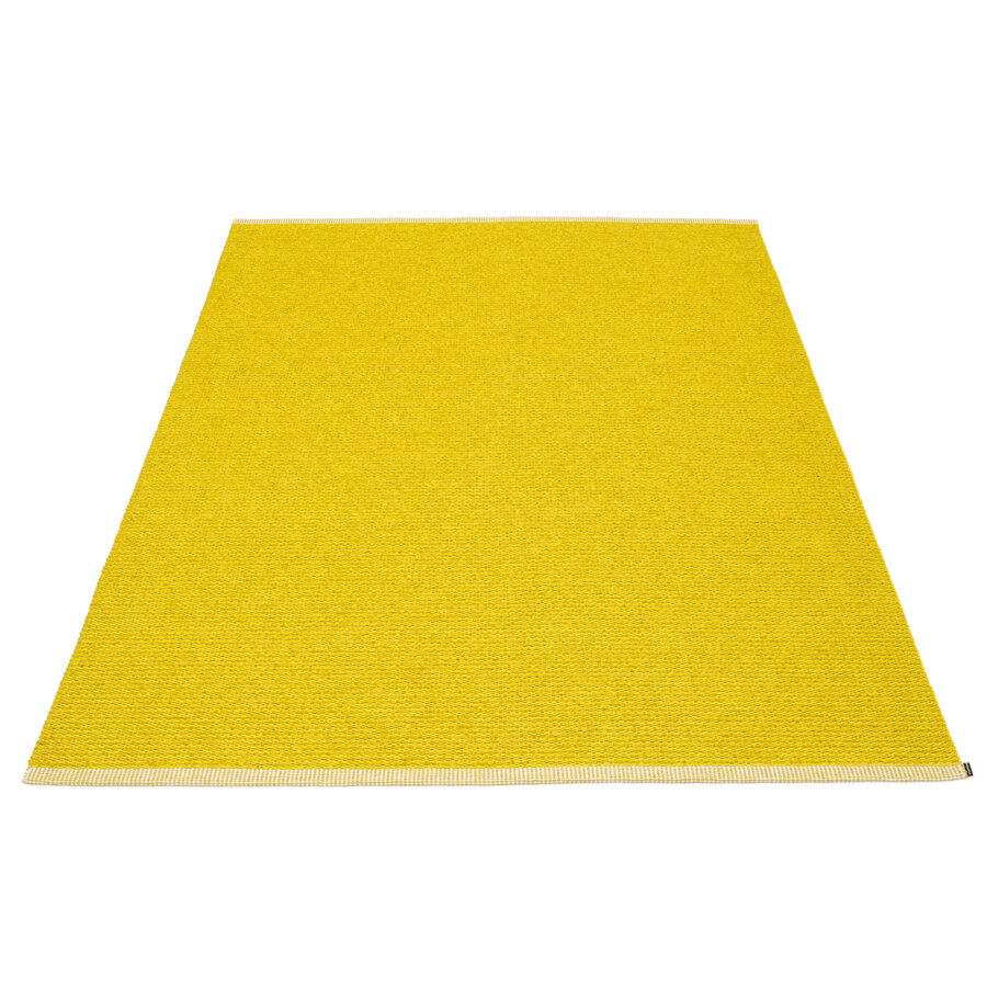Žltý plastový koberec MONO Mustard/Lemon vhodný do exteriéru.