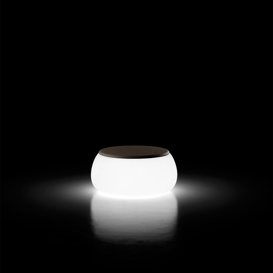Okrúhly stolík do exteriéru s LED osvetlením