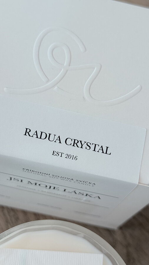 Detail na darčekovú krabičku s názvom výrobcu Radua Crystal.