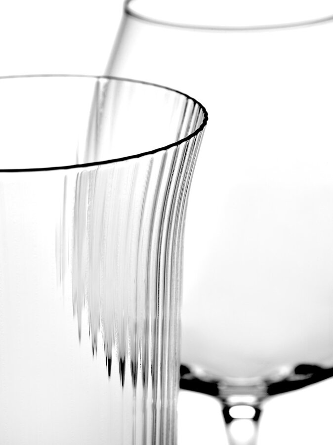 Pohár na long drink Inku má jemný vrúbkovaný dizajn