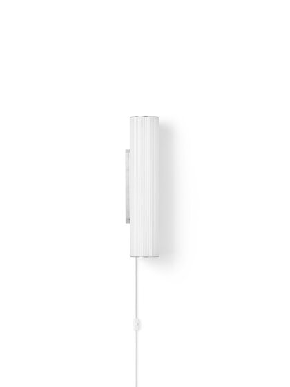 Nástenná lampa Vuelta, malá – biela/strieborná